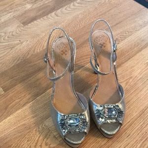 Vince camuto high heels classy